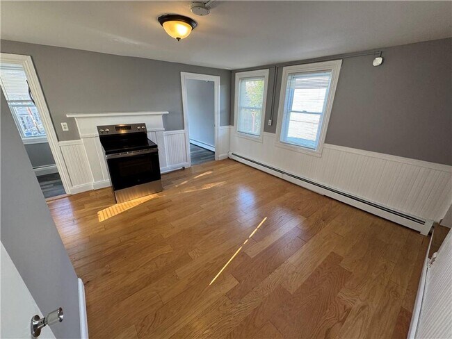Building Photo - 29 Gesler St