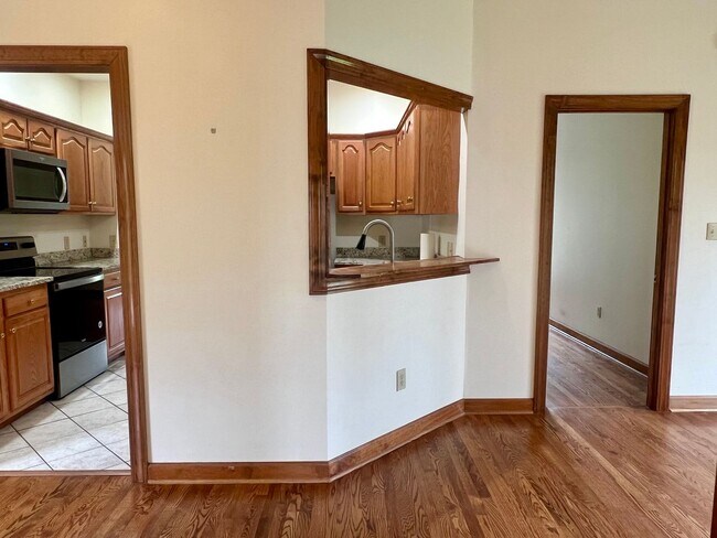 Building Photo - 1212 Ridgewood Ct