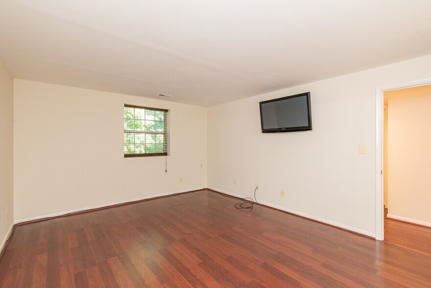 Building Photo - 112 Castletown Rd