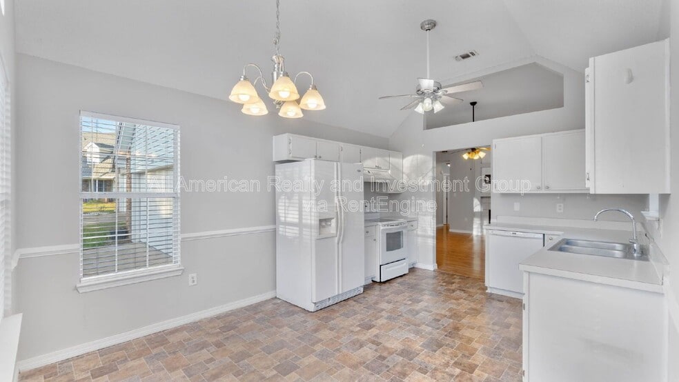 Building Photo - 330 Brookwood Blvd