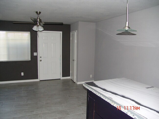 Building Photo - 630 S Morris