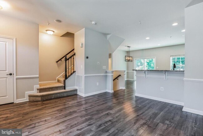 Building Photo - 8443 Clear Spring Dr