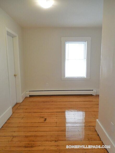 Building Photo - 10 Smith Ave