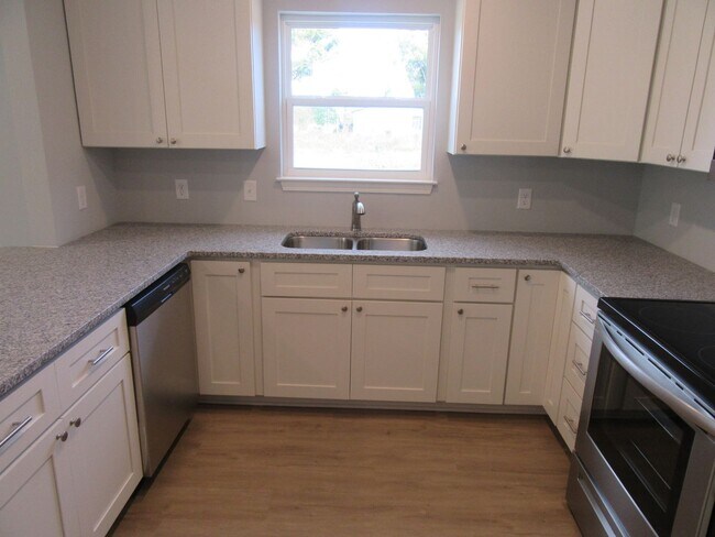 Building Photo - 1132 Mulberry Ave