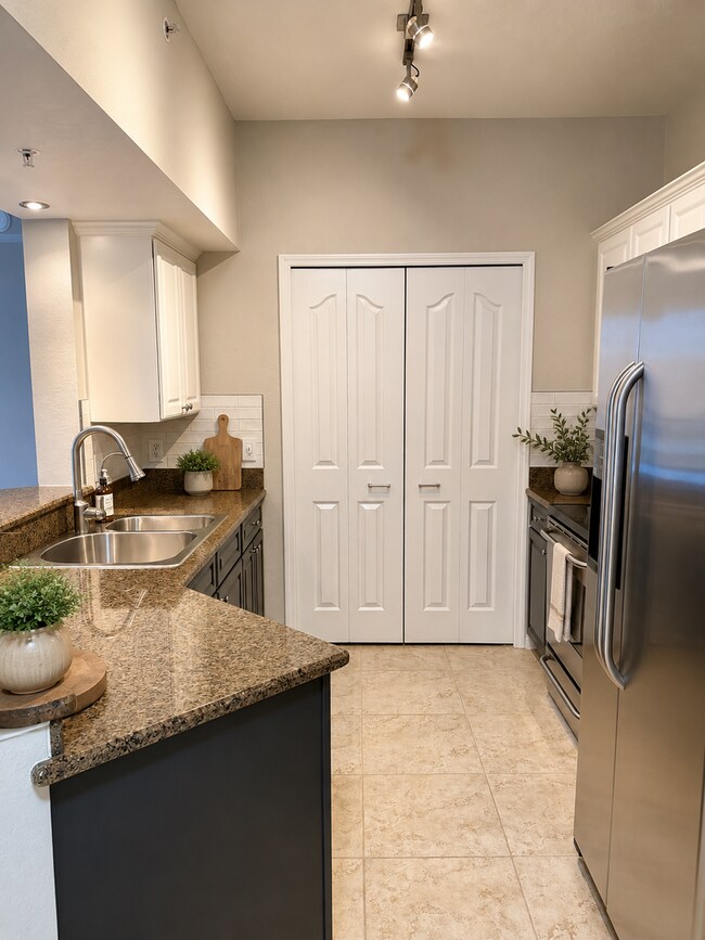 Building Photo - 12965 Positano Cir