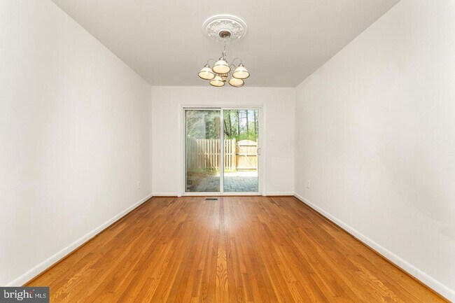 Building Photo - 1808 Golf View Ct
