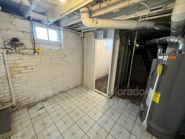 Building Photo - 612 E Del Norte St
