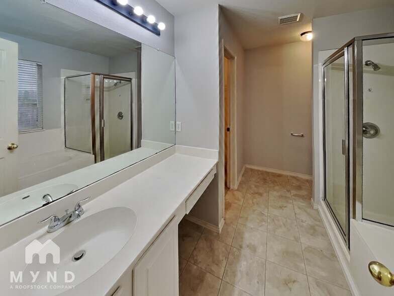 Building Photo - 15204 Donna Jane Loop