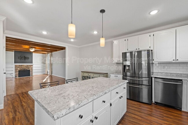 Building Photo - 138 Main St