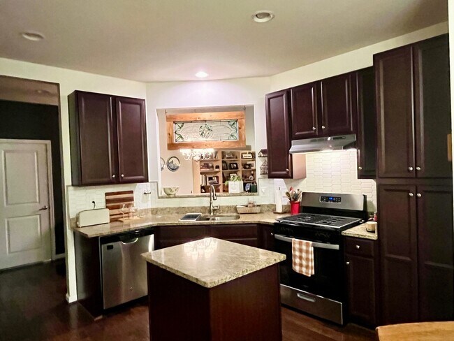 Building Photo - 3103 Abruzzo Pl