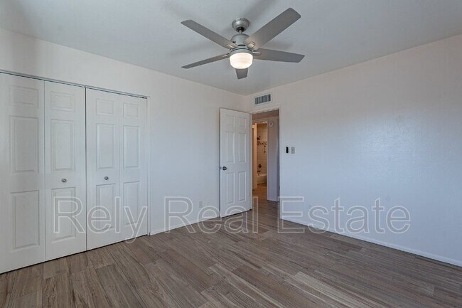 Building Photo - 8416 E Rancho Vista Dr
