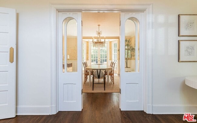 Building Photo - 226 Palisades Ave