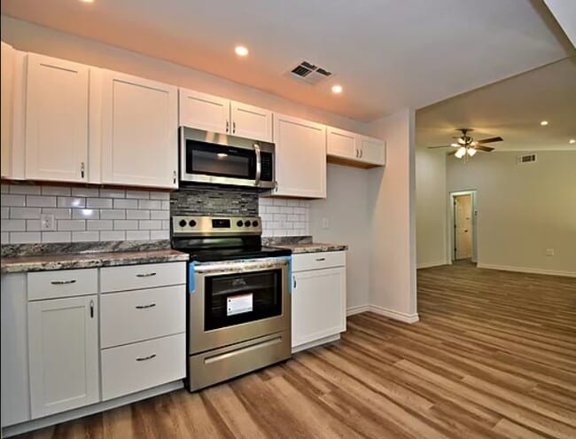 Building Photo - 11906 Los Cerros St