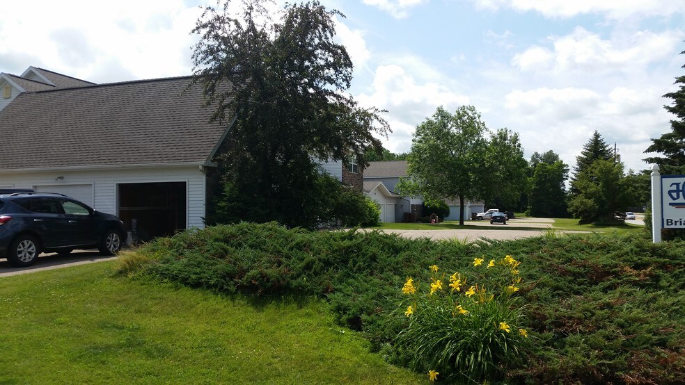 Building Photo - 1401 River View Ave