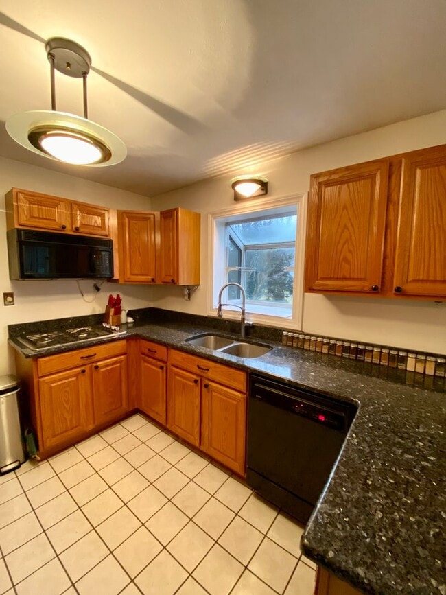 Building Photo - Spacious 3BR Home Minutes from Downtown Johnson City | W/D Included | Garden Beds