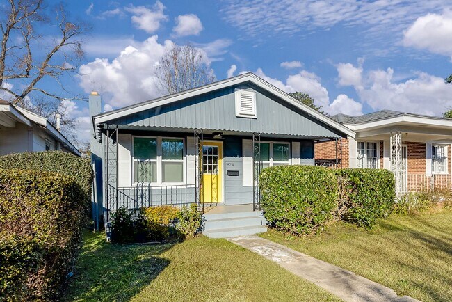 Building Photo - Updated 3BR, 2BA Craftsman Home Minutes from Downtown Savannah