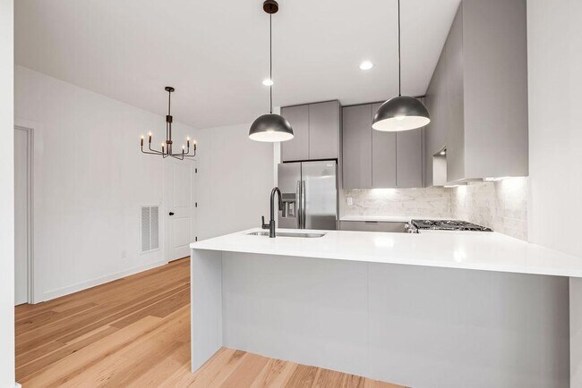 Building Photo - 1244 1st Ave S