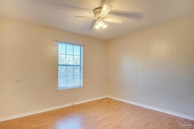 Building Photo - 8111 Stonebrook Dr