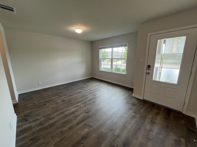 Building Photo - 317 Denison Dm