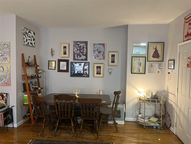 Primary Photo - 323 Eldert St
