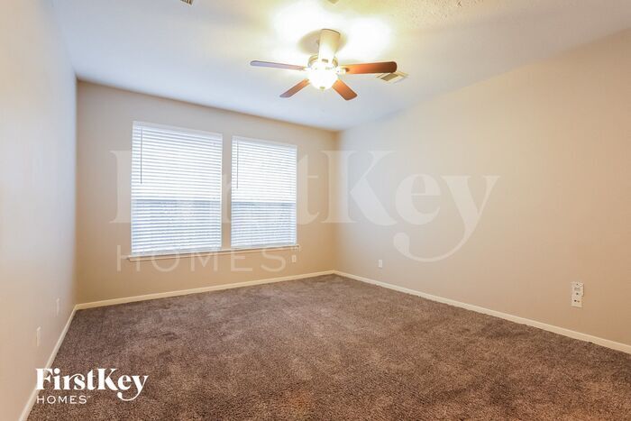 Building Photo - 15118 Sierra Ridge Dr