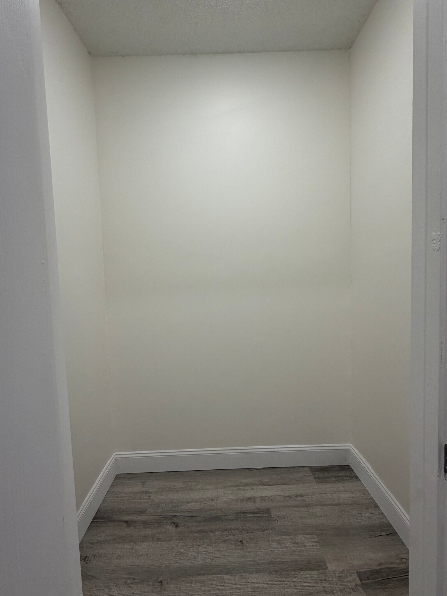 Building Photo - 1353 Blythe Ave