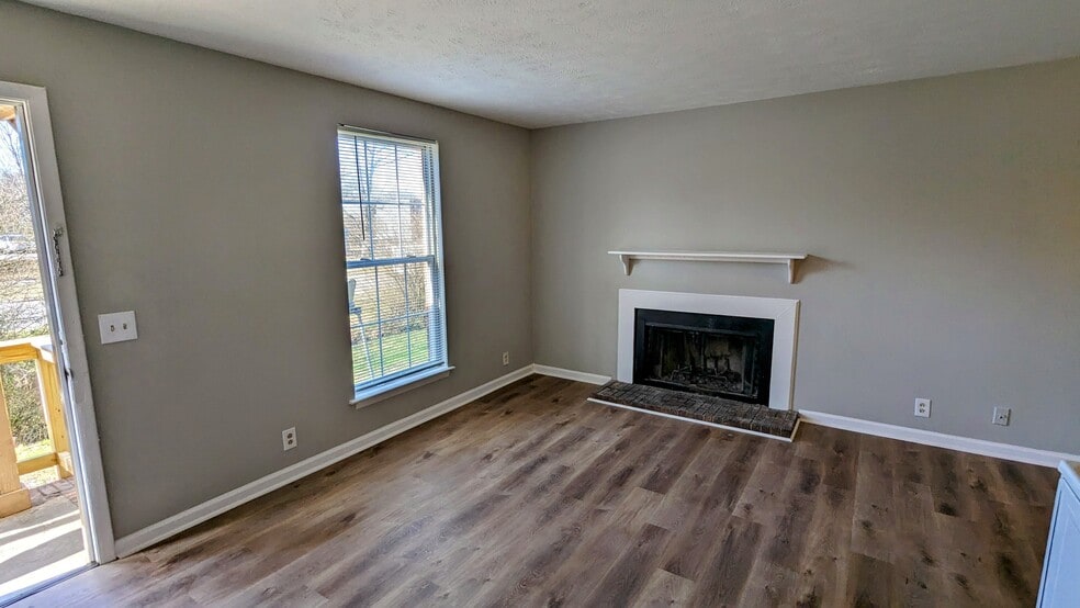 Building Photo - 5122 Linbar Dr