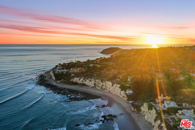 Building Photo - 6522 Wildlife Rd