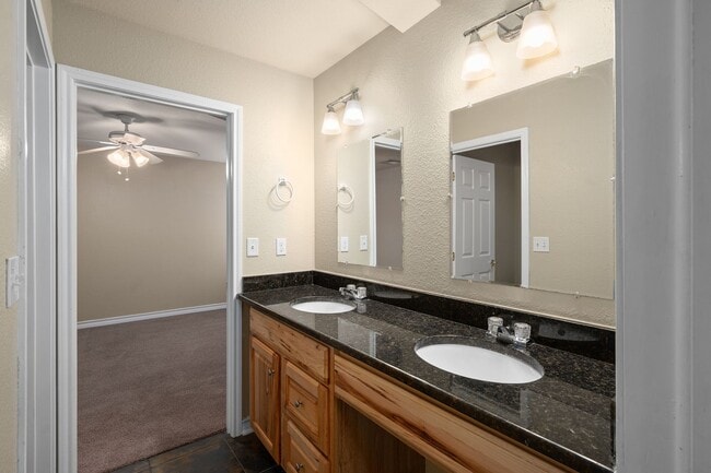 Building Photo - Walk to campus, Walk downtown, Shared Fenced Yard and Courtyard, Flat Rate Utilities!