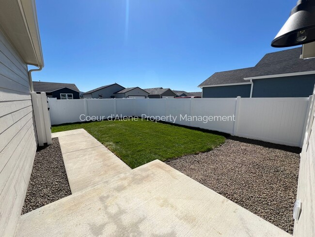 Building Photo - Brand new 3 bedroom home