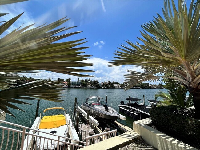 Building Photo - 5600 Collins Ave