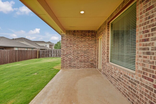 Building Photo - 6711 Hall of Fame Blvd