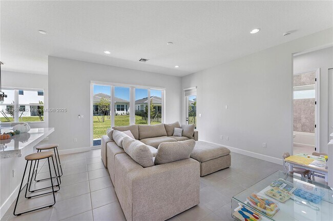 Building Photo - 14458 Spruce Pne Dr