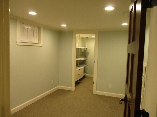 Building Photo - Stunning 4 Bedroom Home in North End Tacoma