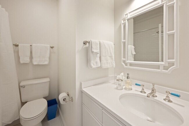 Building Photo - 886 Debordieu Blvd