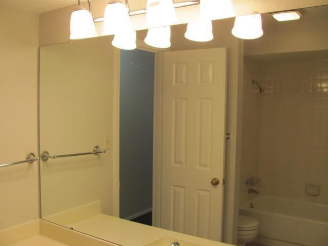 Building Photo - 1401 Auburn Pl