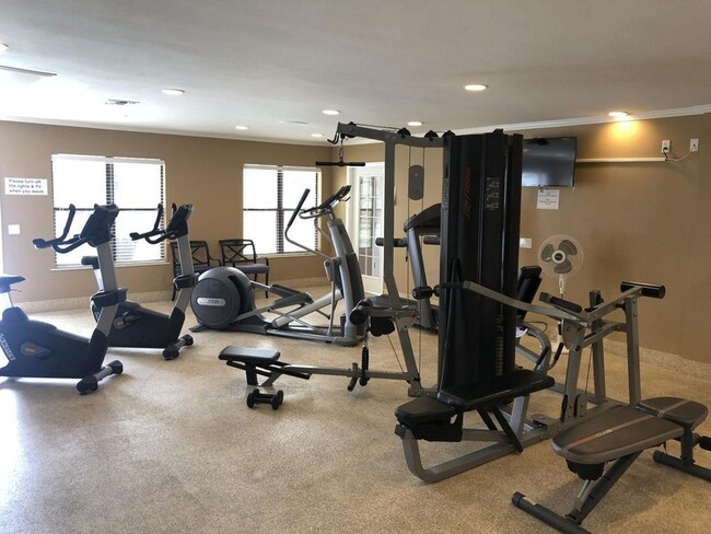 Building Photo - COMING SOON!! 2 bedroom 2 bath UPSTAIRS Condo in Palm Desert!