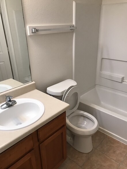 Master Bathroom - 5750 Golf Hts