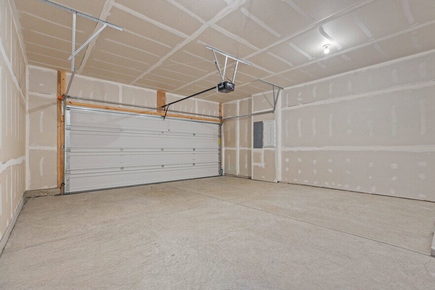 Building Photo - 216 Hanover Ln