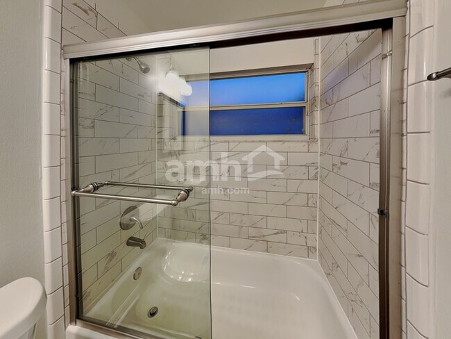 Building Photo - 2006 Ruby Red Blvd