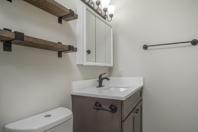 Welcome to Valecia - Valencia Apartments