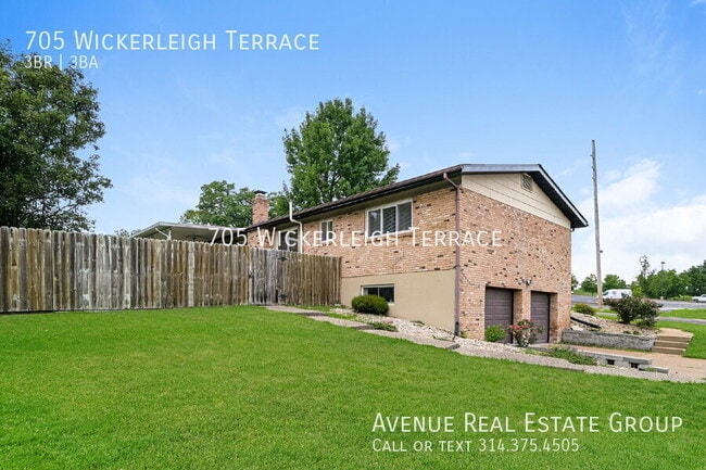 Building Photo - 705 Wickerleigh Terrace