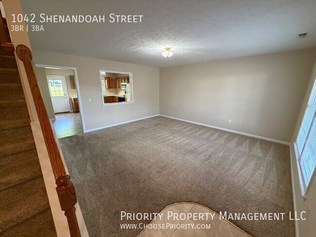 Building Photo - 1042 Shenandoah St