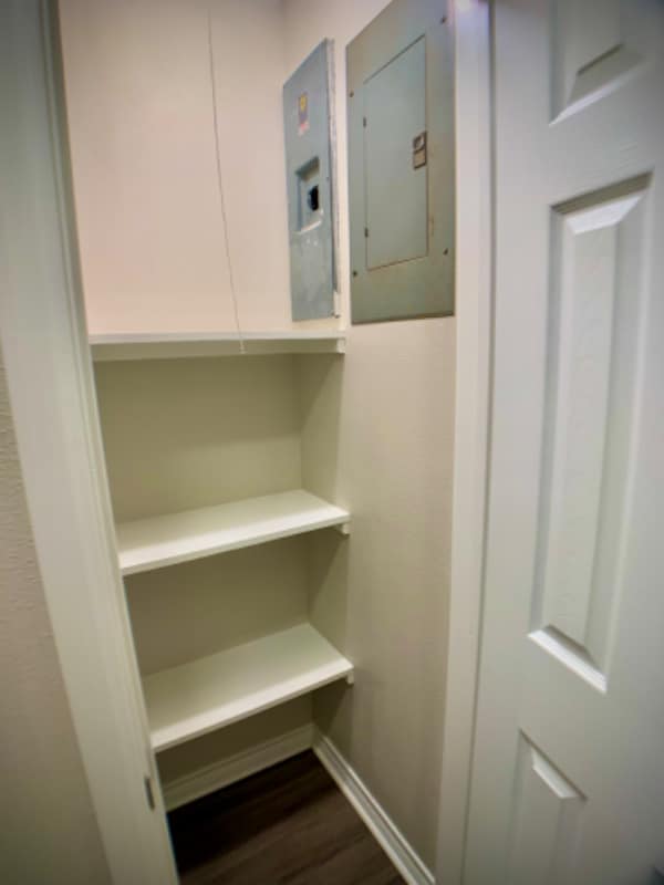 Building Photo - 628 Marion Dr N