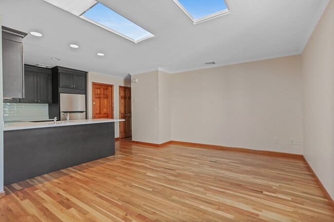 Building Photo - 107 Saugatuck Ave