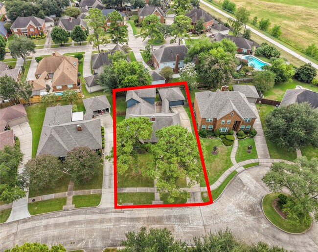 Building Photo - 2105 Murfield Dr