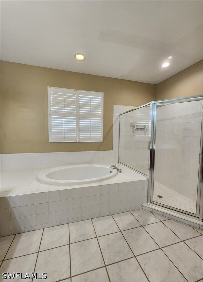 Building Photo - 11082 Lakeland Cir