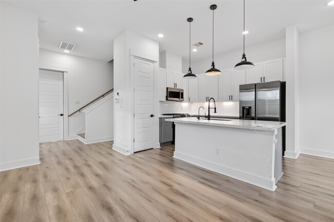 Building Photo - 314 Neyland St