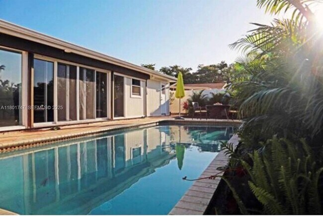 Building Photo - 314 SE 4th St