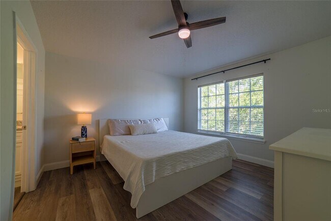 Building Photo - 27801 Pleasure Ride Loop